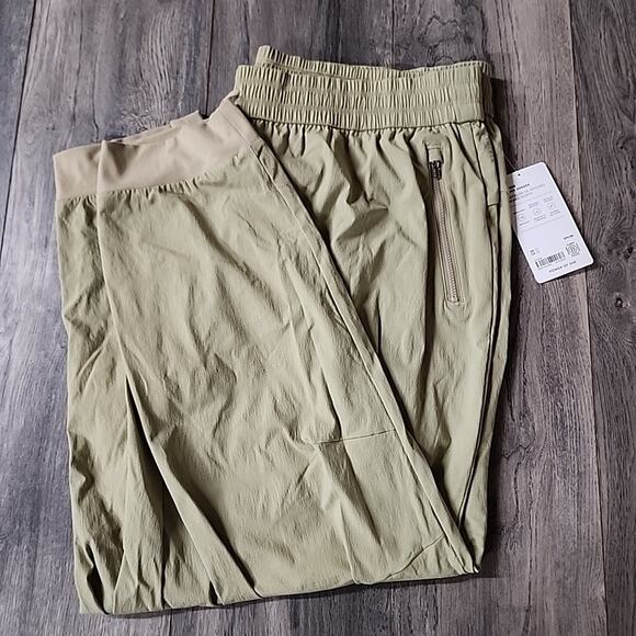 Athleta Pants - Athleta Trekkie North Jogger Beige Size 1X Pants with Zipper Pockets